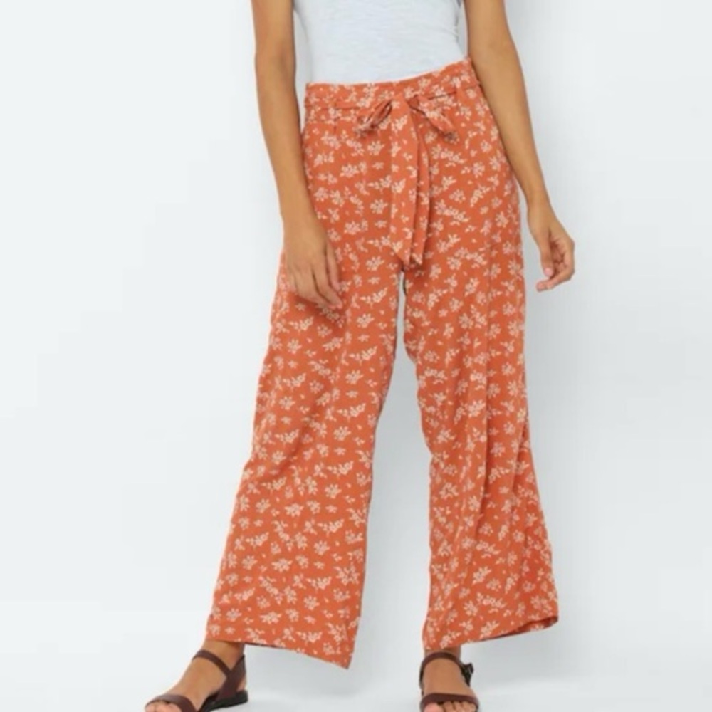 American Eagle Floral Boho Pants 🧡